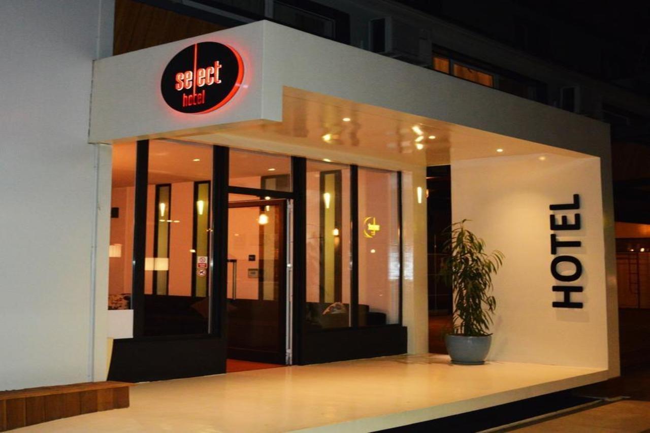 二号舒适酒店 地拉那 外观 照片
