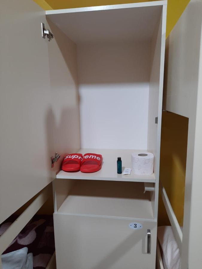 二号舒适酒店 地拉那 外观 照片